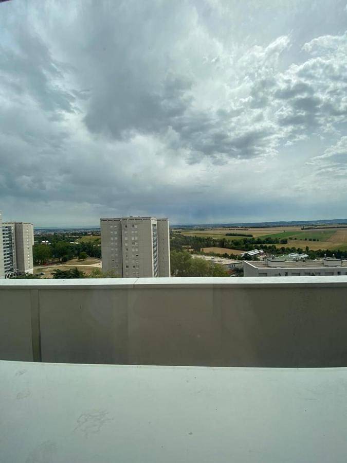 Gîte pour 2 personnes, avec vue et balcon à Vénissieux - 3