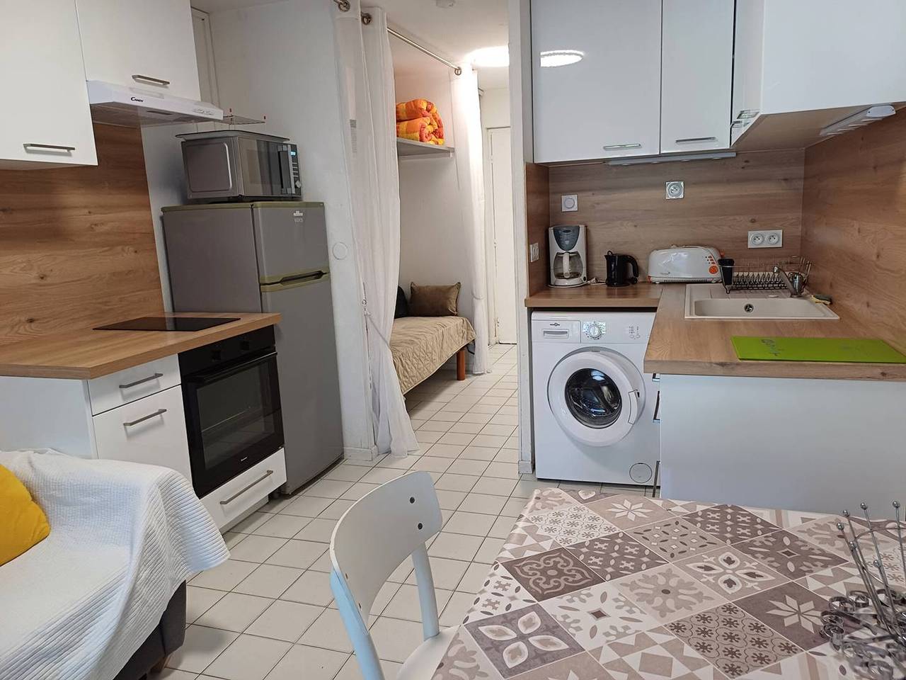 Entire apartment, T2 Apartment with Parking near Downtown in Balaruc-les-Bains, Mediterranean Coast (France)