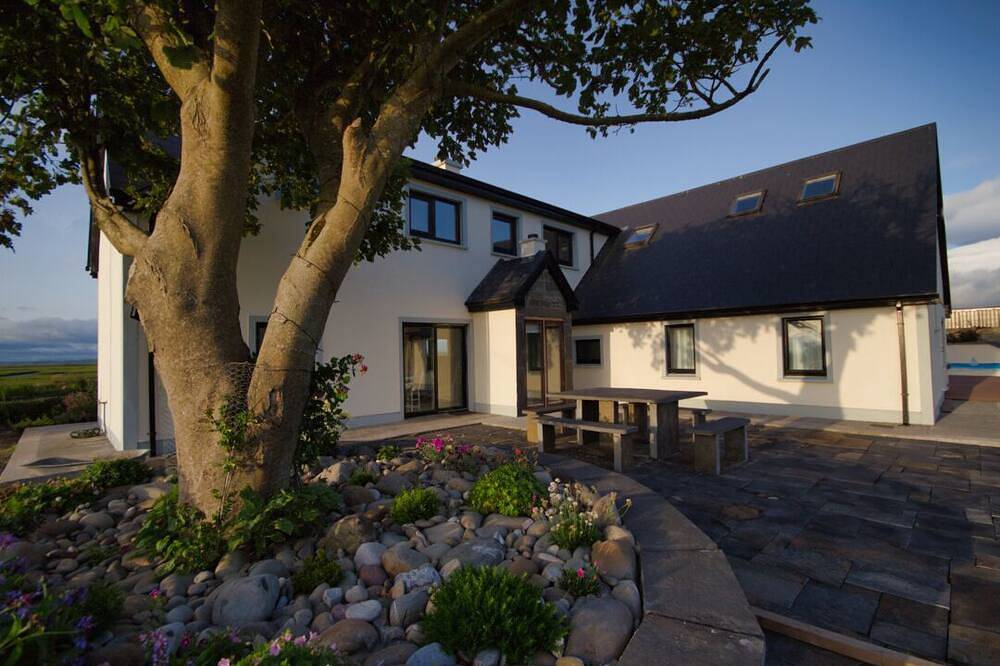 The Boathouse: casa moderna frente al mar in Condado de Clare (Irlanda)
