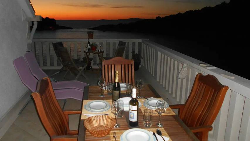 Gîte pour 4 personnes, avec terrasse, animaux acceptés dans Lastovo