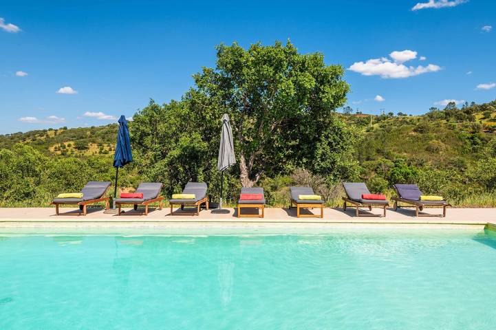 Location de vacances pour 4 personnes, avec piscine et terrasse dans Santa Catarina da Fonte do Bispo - 2