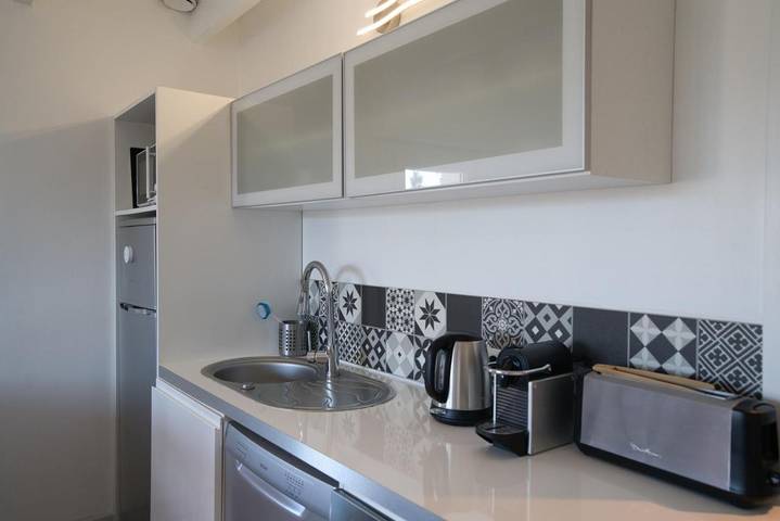 Gîte pour 6 personnes, avec terrasse et vue dans Plage Saint-Colomban - 4