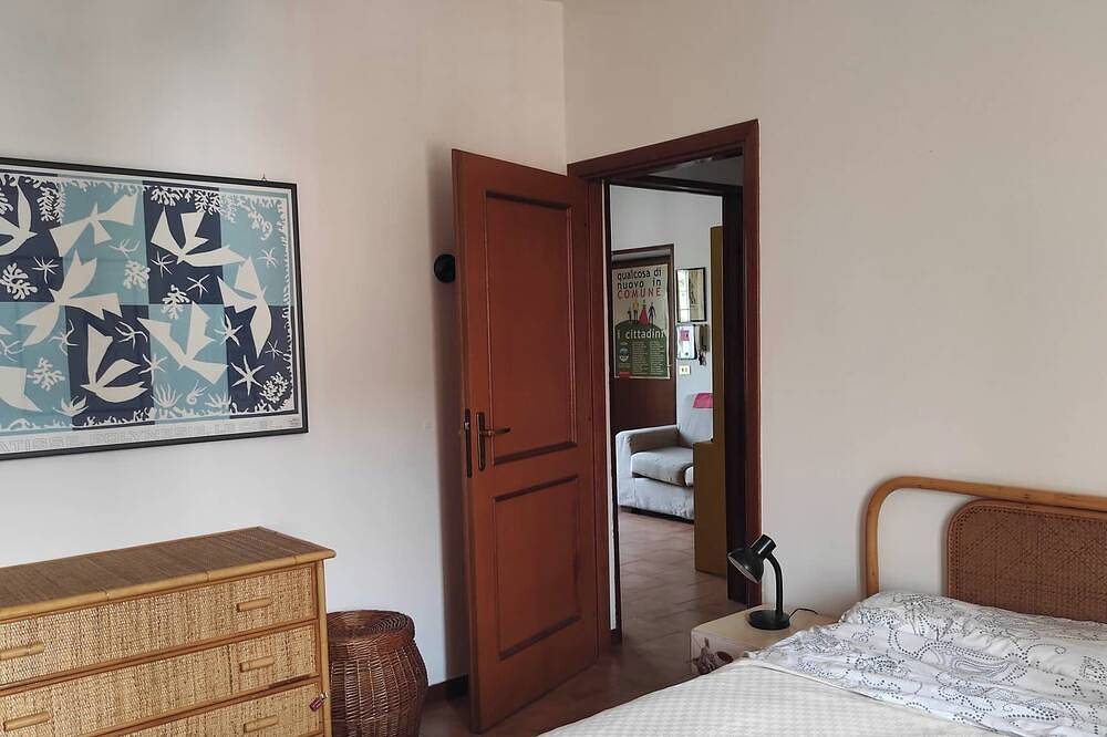 Apartamento entero, Frente al parque, con aparcamiento privado gratuito y uso de 2 bicicletas. in Mantua, Provincia de Mantova