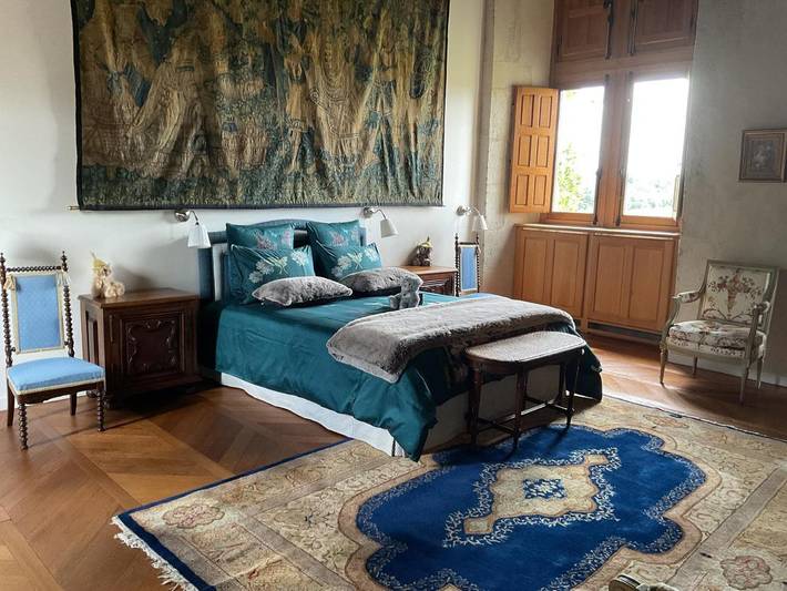 Location de vacances pour 2 personnes, avec Terrasse et Jacuzzi ainsi que Jardin et Piscine à Cognat-Lyonne