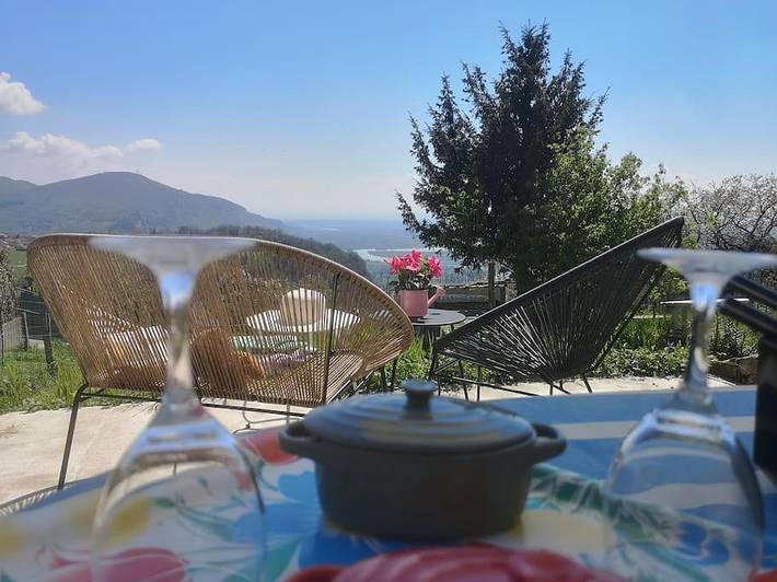 Location de vacances pour 2 personnes, avec jardin et vue, animaux acceptés dans Souclin