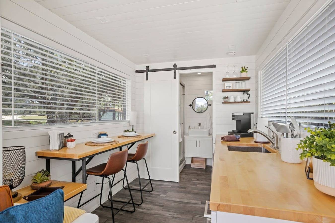 New Oak Grove-Container Retreat in Gillespie County