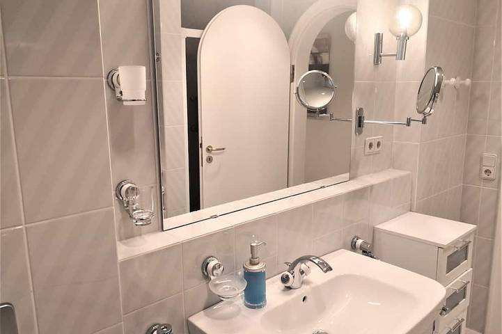 Ganze Wohnung, Exklusiv mit separatem Eingang in Detmold-Hiddesen in Detmold, Kreis Lippe