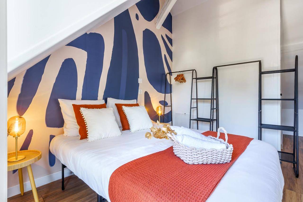 Appartement entier, Maisonnette Bleu Horizon avec jardin - 2min Gare - Serenito Homes in Saint-Just-en-Chaussée, Oise