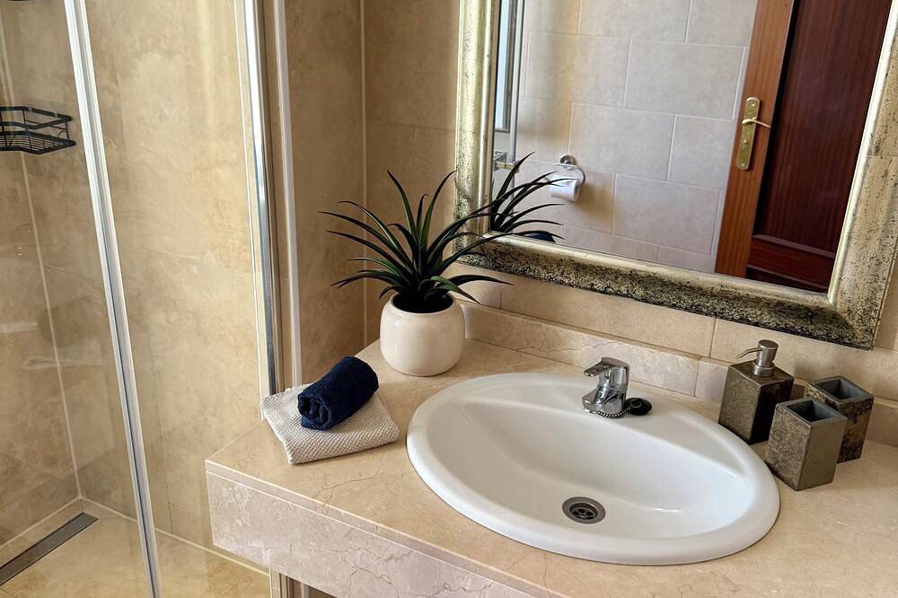 Ganze Wohnung, Ankommen & erholen - frisch renovierte Traumwohnung in ruhiger Lage in Cala Anguila, Manacor