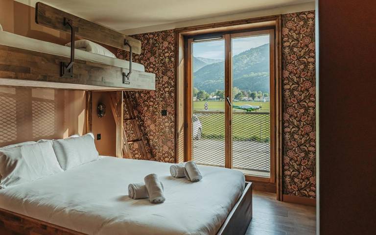 Location de vacances pour 4 personnes, avec Terrasse et Jardin à Challes-les-Eaux