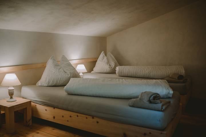 Ganze Wohnung, Ferienwohnung 'Hof Neuhaus Platzerer Jöchl' mit Bergblick, Garten und Wlan in Platzers, Tisens