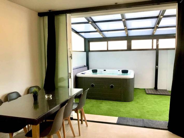 Apartamento de vacaciones para 6 personas, con Jacuzzi además de Jardín y Piscina en Tarifa