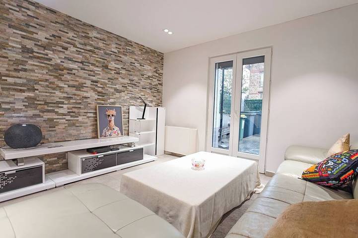 210m² House in Antony for 12 & Parking & Terrace in Antony, Hauts-de-Seine