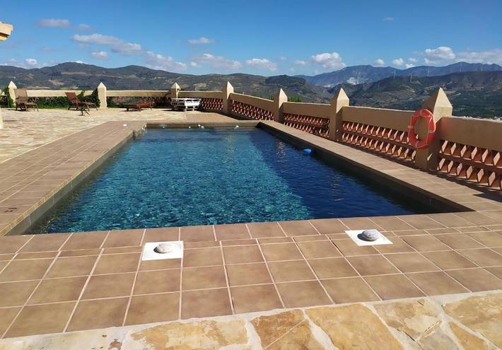 Casa rural para 6 personas, con jardín además de piscina y jacuzzi, Familias con niños en Valle de Lecrín - 4