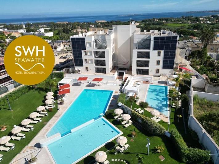 Hôtel pour 4 personnes, avec sauna et bassin pour enfant ainsi que jardin et piscine, animaux acceptés