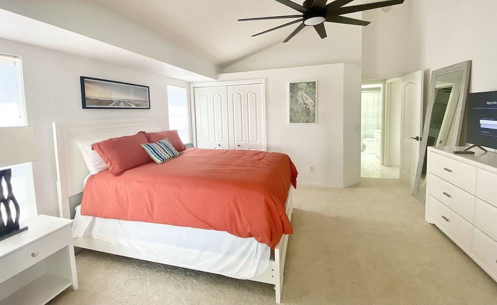 Amazing!! Remodeled Punta Gorda waterfront home; Heated Salt Pool; golf nearby in Punta Gorda, Charlotte County