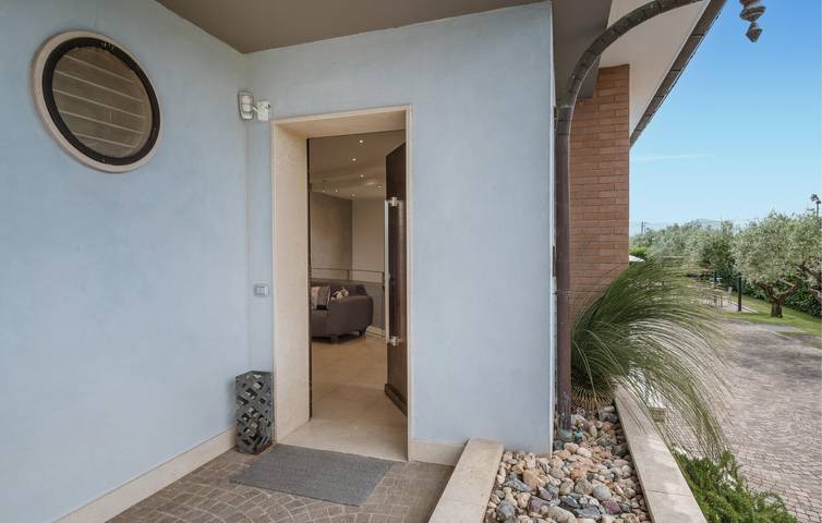 Location de vacances pour 10 personnes, avec terrasse ainsi que piscine et jardin dans Province de Rome - 4