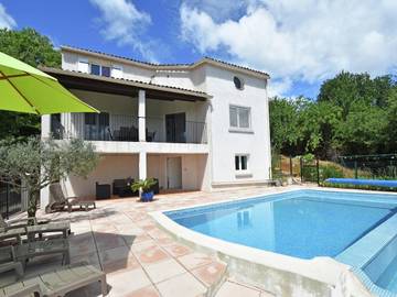 Cottage pour 8 personnes, avec balcon ainsi que jardin et piscine à Courry