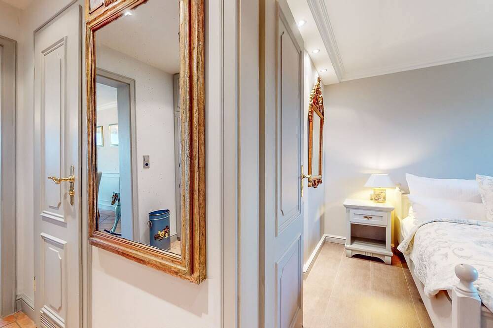 Ganze Wohnung, Exklusive Ferienwohnung mit traumhaftem Wattblick in Munkmarsch. in Munkmarsch, Sylt (Gemeinde)