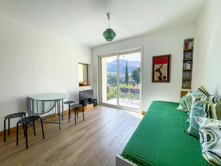 Gîte pour 3 personnes, avec terrasse et vue dans Casino De Cassis