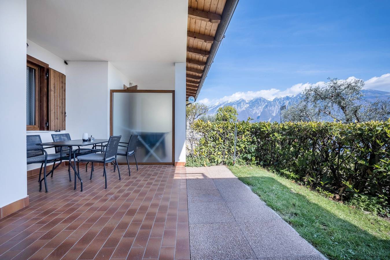 Appartamento intero, Nuovo appartamento esclusivo "Suite Perlago" con giardino e idromassaggio privato in Oldesio, Tignale