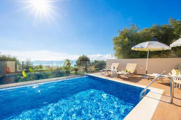 Villa pour 4 Personnes dans Mparmpati, Corfou, Photo 4