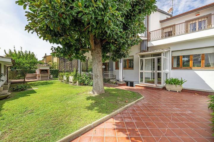 Chalet para 11 personas, con piscina y jardín - 1