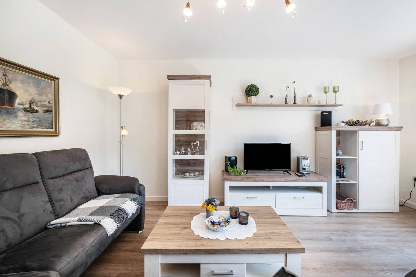 Appartement entier, Appartement '3' avec terrasse partagée, jardin commun et Wi-Fi in Nordstrand (Municipality), Nordstrand
