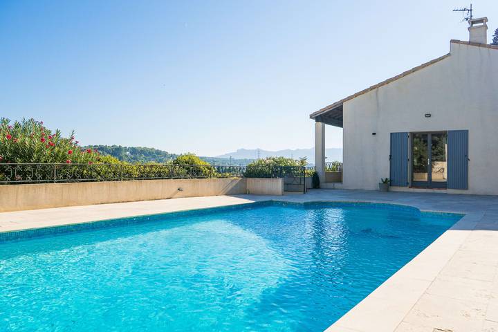 Bail mobilité - Villa avec 4 ch, piscine & vue in La Penne-sur-Huveaune, Mediterranean Coast (France)