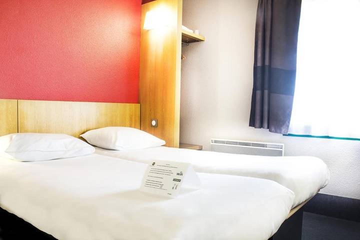 Hôtel pour 2 personnes, avec jardin à Vierzon - 4