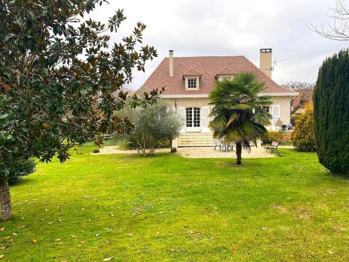 Location de vacances pour 12 personnes, avec piscine et jardin, animaux acceptés à Saint-Julien-de-Lampon - 2