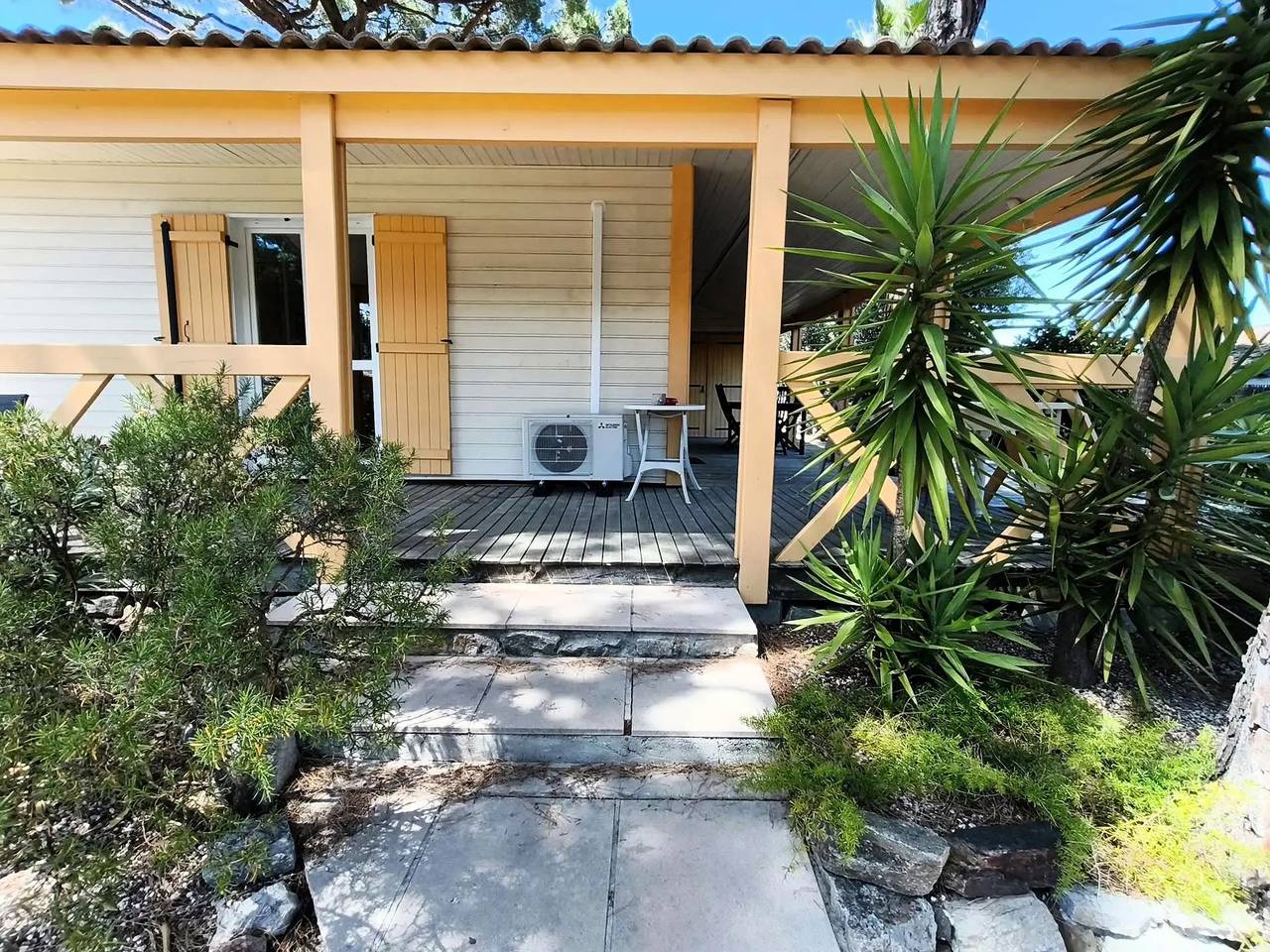 Golfe de St-Tropez - Chalet dans domaine privé avec piscine in Gassin, Côte méditerranéenne (France)