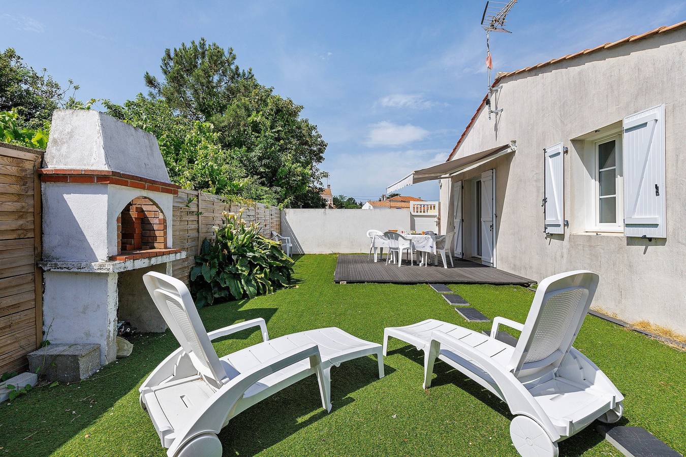Maison de vacances « La Barbâtrine » avec terrasse, jardin privés et Wi-Fi in Barbâtre, Noirmoutier