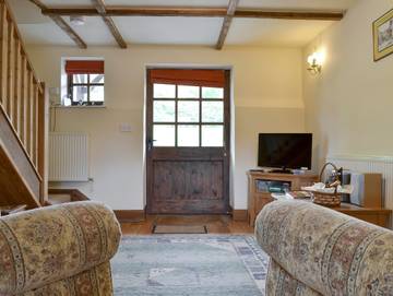 Log Cabin for 2 People in East Meon, Hampshire, Photo 2