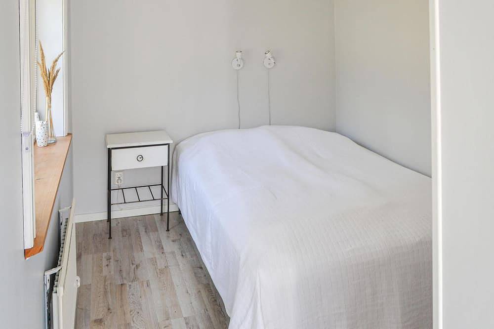 Gorgeous home in Borrby with Wifi in Österlen