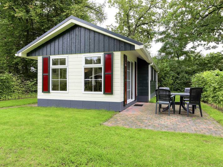 Ferienhaus für 6 Personen, mit Terrasse und Garten sowie Pool in Dalfsen