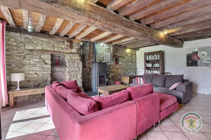 Gîte pour 14 personnes, avec Terrasse ainsi que Jardin et Vue à Montfort-sur-Meu - 4