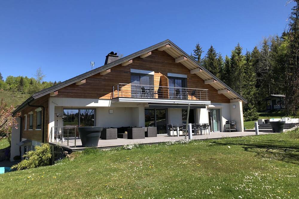Appartement entier, Le Chalet des Noisettes/ Appartement Le Noirmont   85m2 Classé 3* Avec Garage in Les Rousses, Parc naturel régional du Haut-Jura
