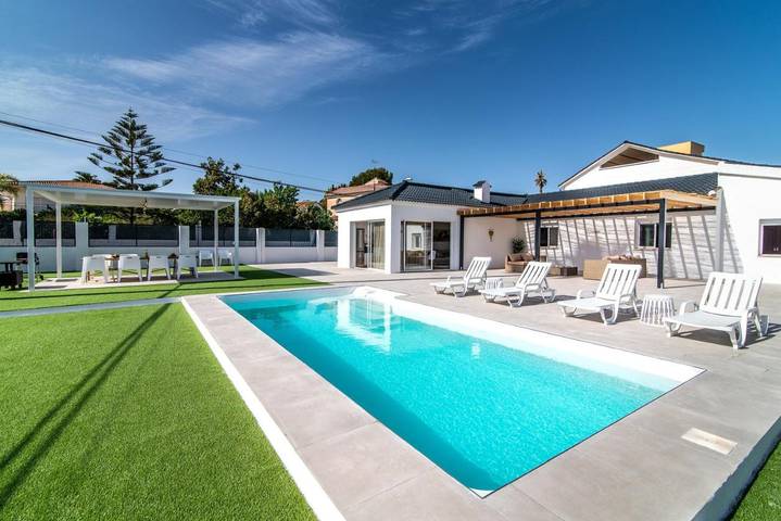 Casa rural para 10 personas, con vistas además de piscina y jardín en Churriana - 2