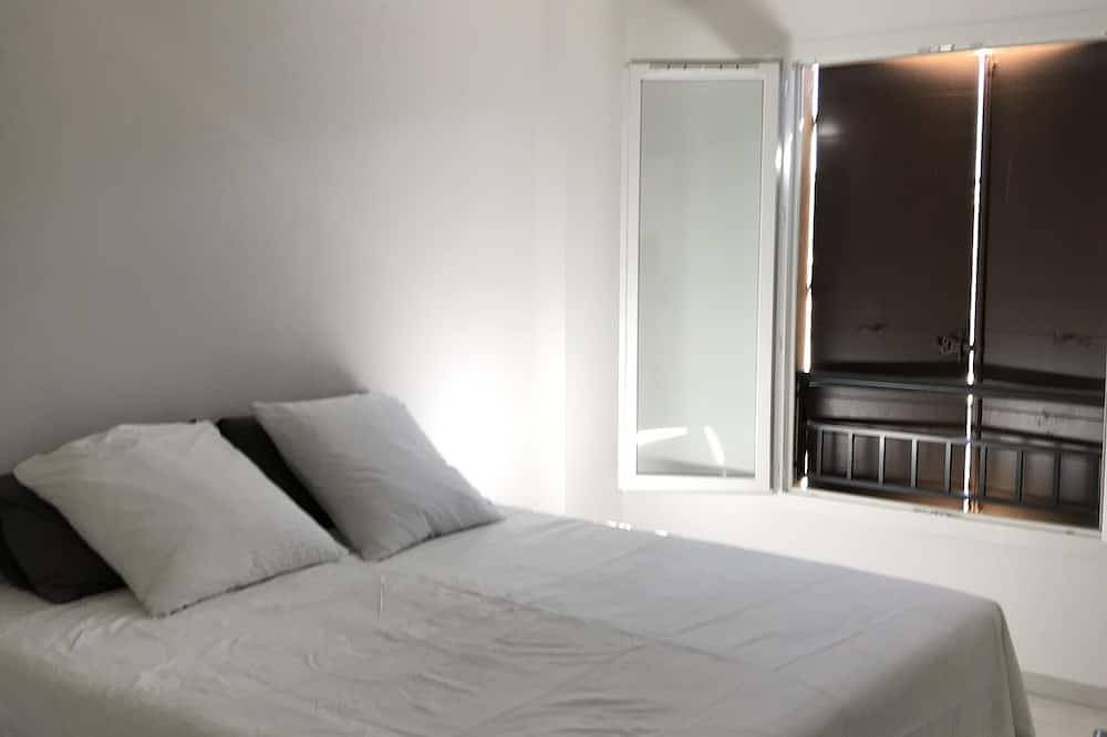 Ganze Wohnung, Modern, air-conditioned 2-bed duplex apt with beautiful private terrace & garden in Le Plan-de-la-Tour, Mittelmeerküste (Frankreich)