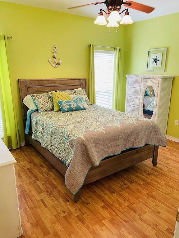 Vacation rental for 6 people, with balcony and yard, with pets in Mississippi Gulf Coast