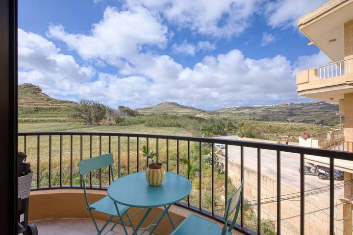 Gîte pour 4 personnes, avec Balcon dans Zebbug - 4