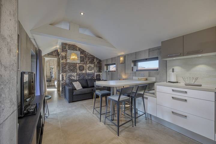 Gîte pour 2 personnes, avec terrasse et jardin à Menthon-Saint-Bernard - 2