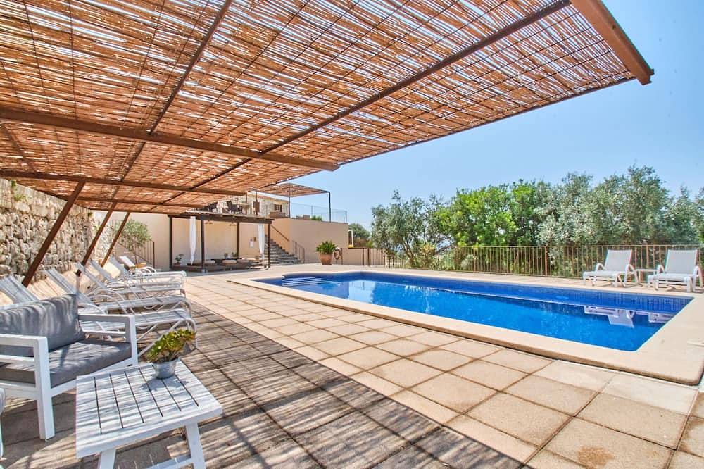 Casa espectacular con piscina compartida al pie de la Sierra de Tramuntana. in Moscari, Selva (Mallorca)