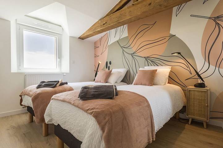 Gîte pour 6 personnes, avec jardin dans Saint-Même-le-Tenu - 2