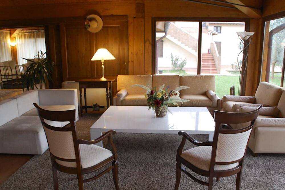 Beautiful villa near Lake Trasimeno in Castiglione del Lago, Lago Trasimeno