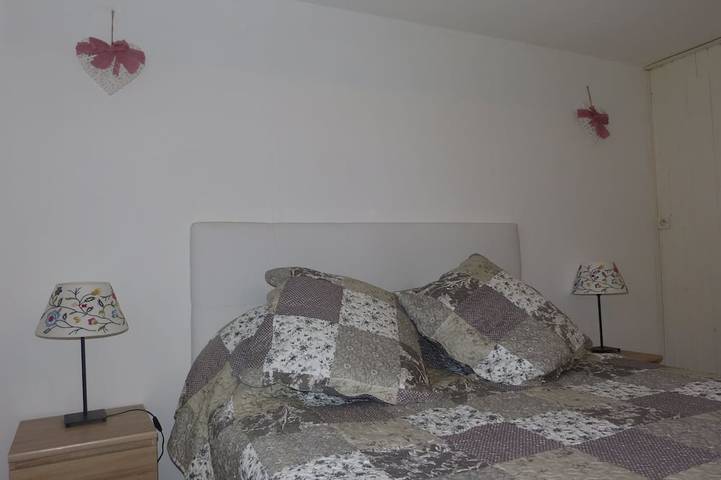 Gîte pour 4 personnes, avec terrasse et jardin à La Roque-sur-Pernes - 3