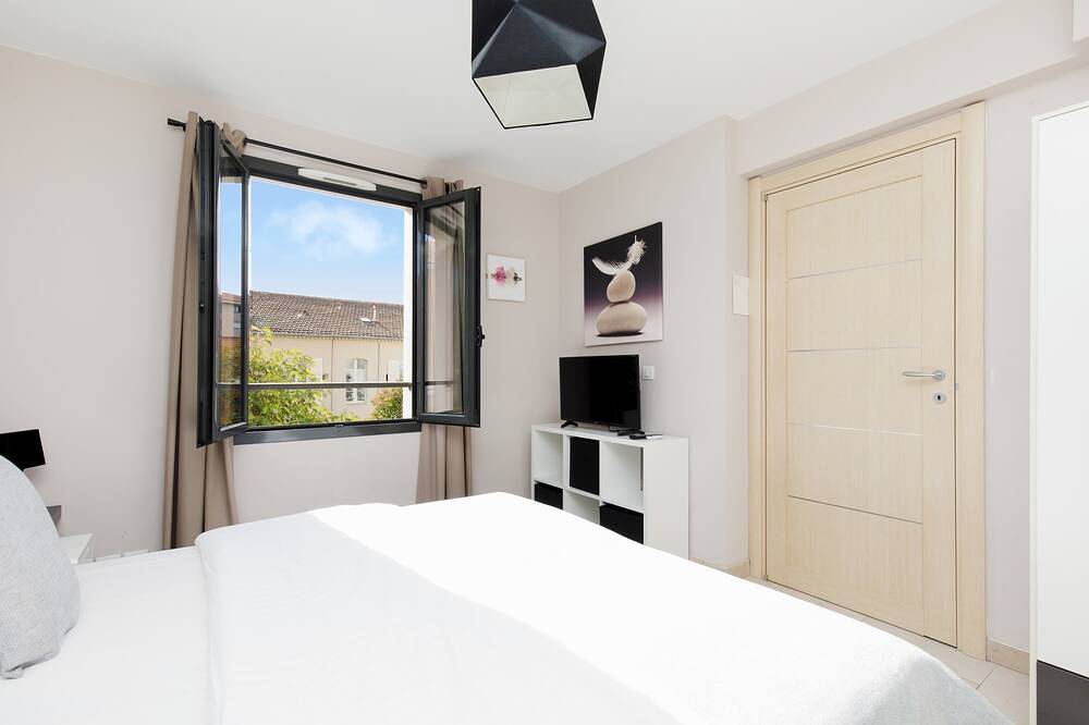 Ganze Wohnung, 3 bedrooms:  200m from Croisette in Cannes, Mittelmeerküste (Frankreich)