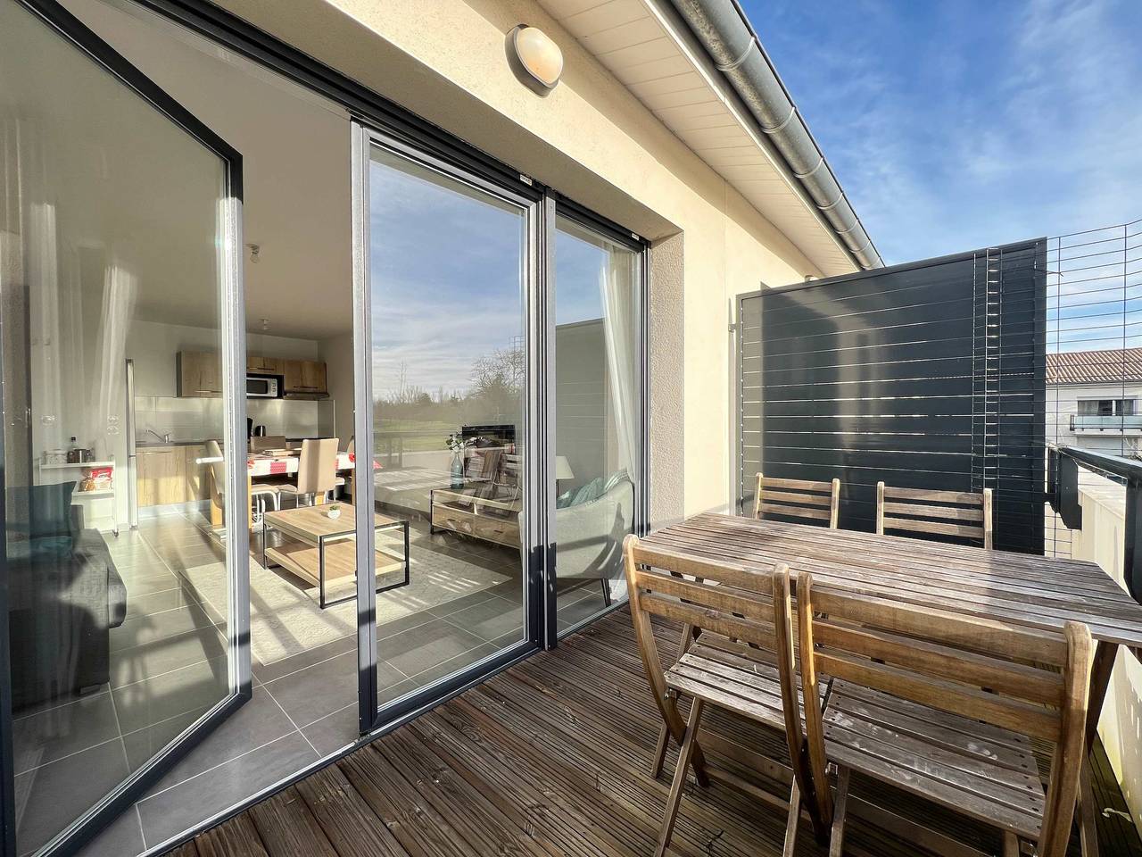 Appartement entier, Appartement de vacances pour 4 personnes avec vue sur le lac in Frouzins, Toulouse et ses environs