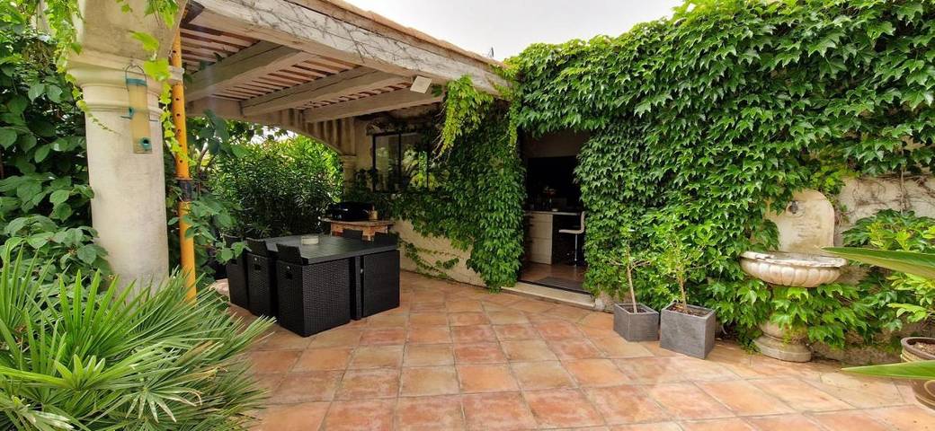 Location de vacances pour 8 personnes, avec jacuzzi ainsi que piscine et jardin à Trans-en-Provence - 4